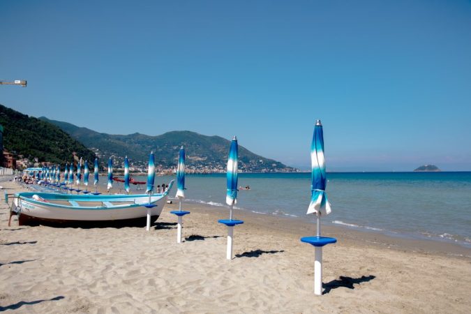 Laigueglia-spiaggia-1024x683